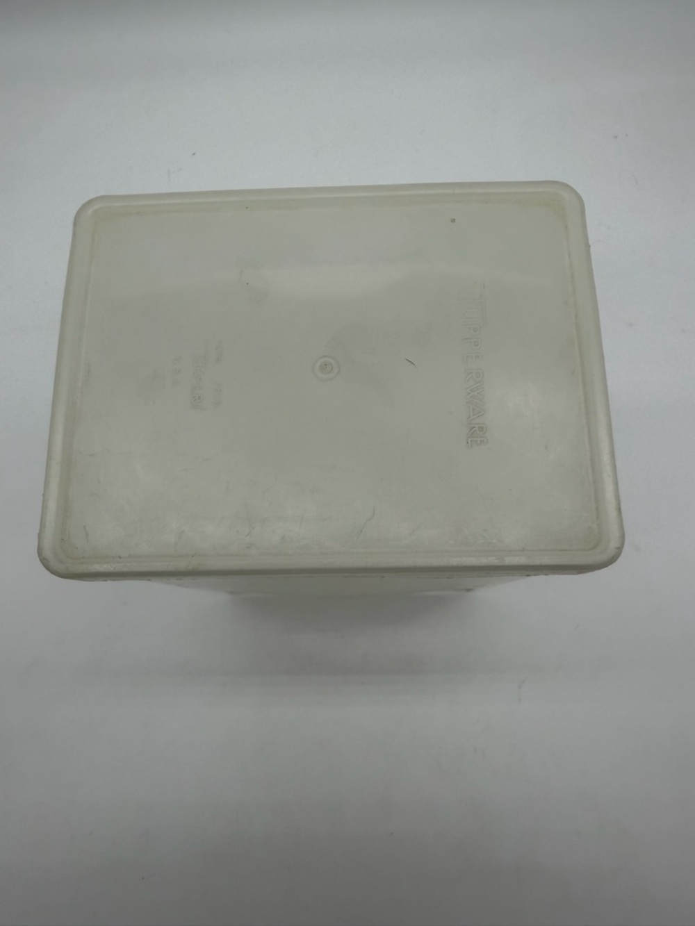 Vintage Tupperware Storage Container With Removeable Piece. - Picture 2 of 8